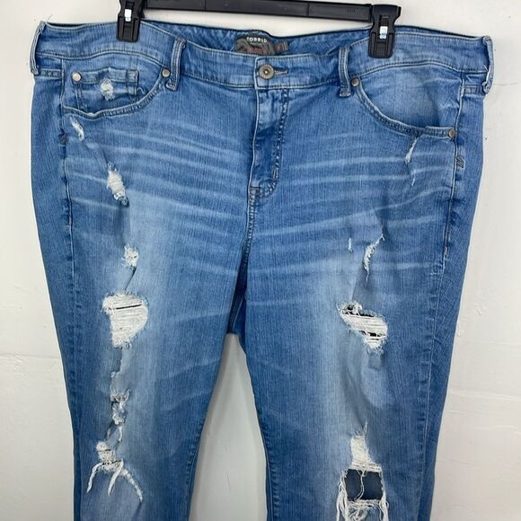 Torrid Crop Boyfriend Vintage Stretch Distressed Blue Jeans size 24 plus - Picture 2 of 12